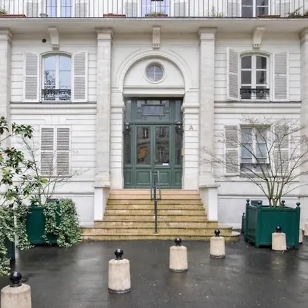 Апартаменты Lovely Flat Luxembourg Garden